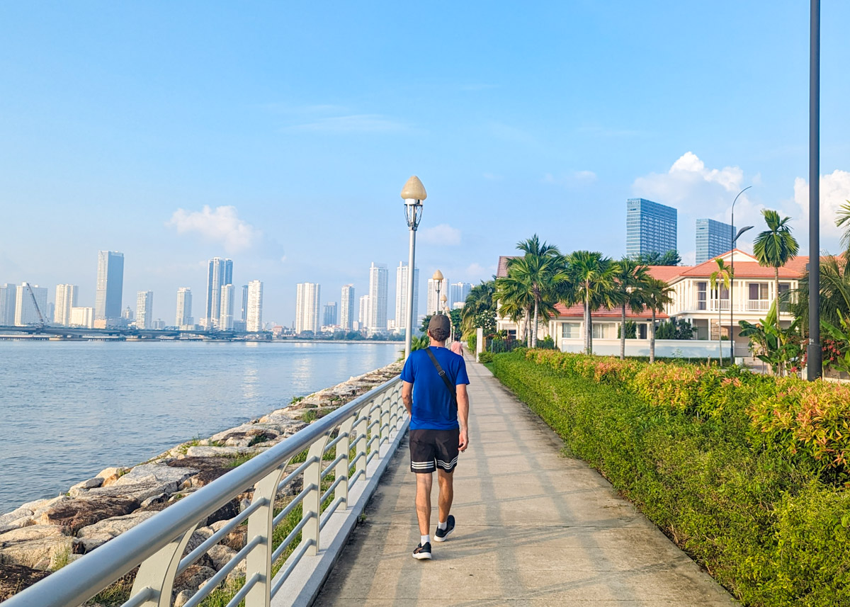 Straits Quay walk